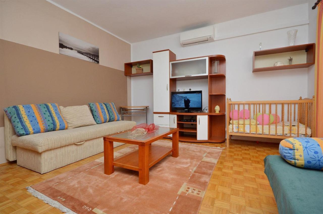 Apartment And Room Ivica Водице Экстерьер фото