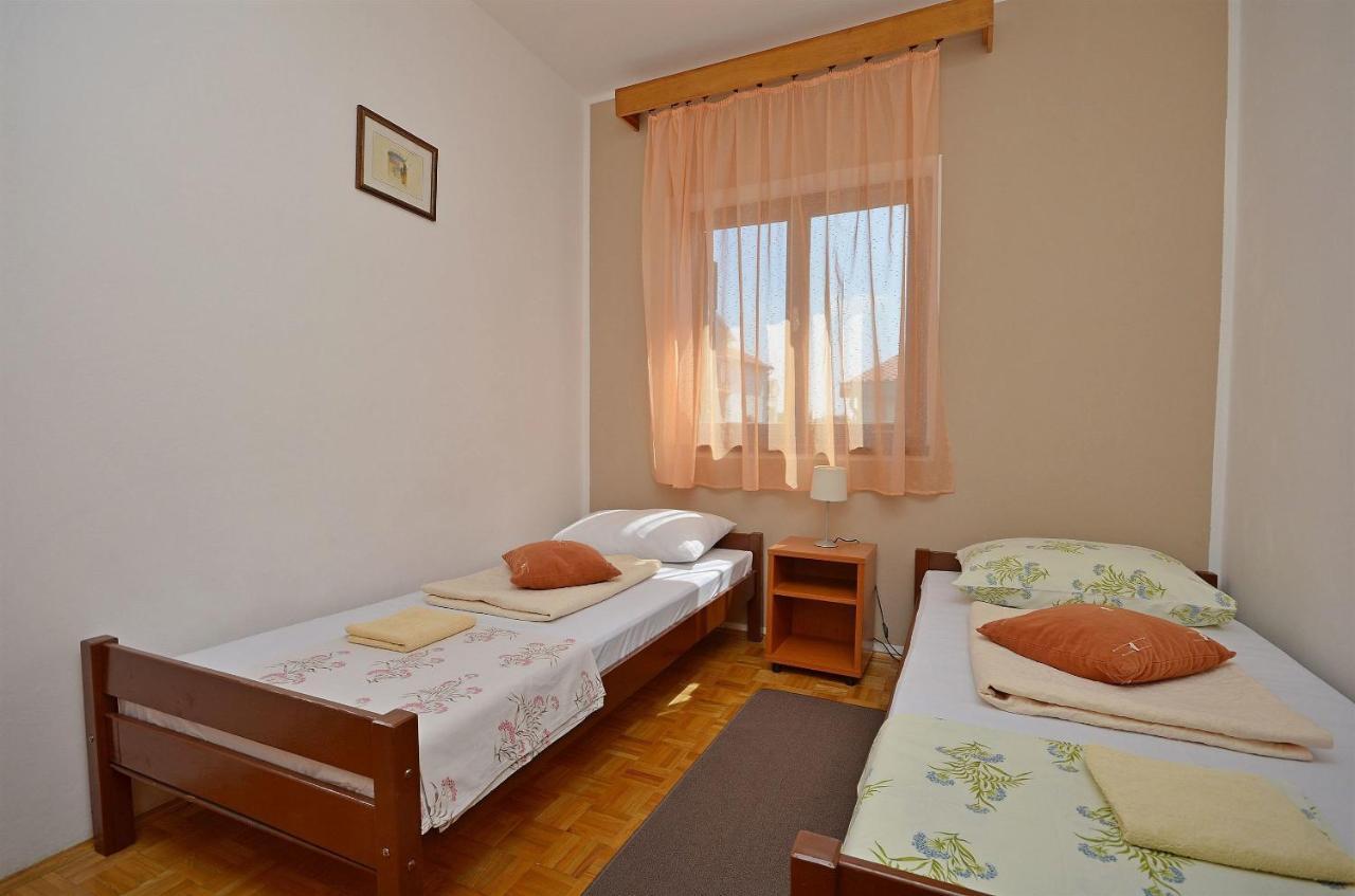 Apartment And Room Ivica Водице Экстерьер фото