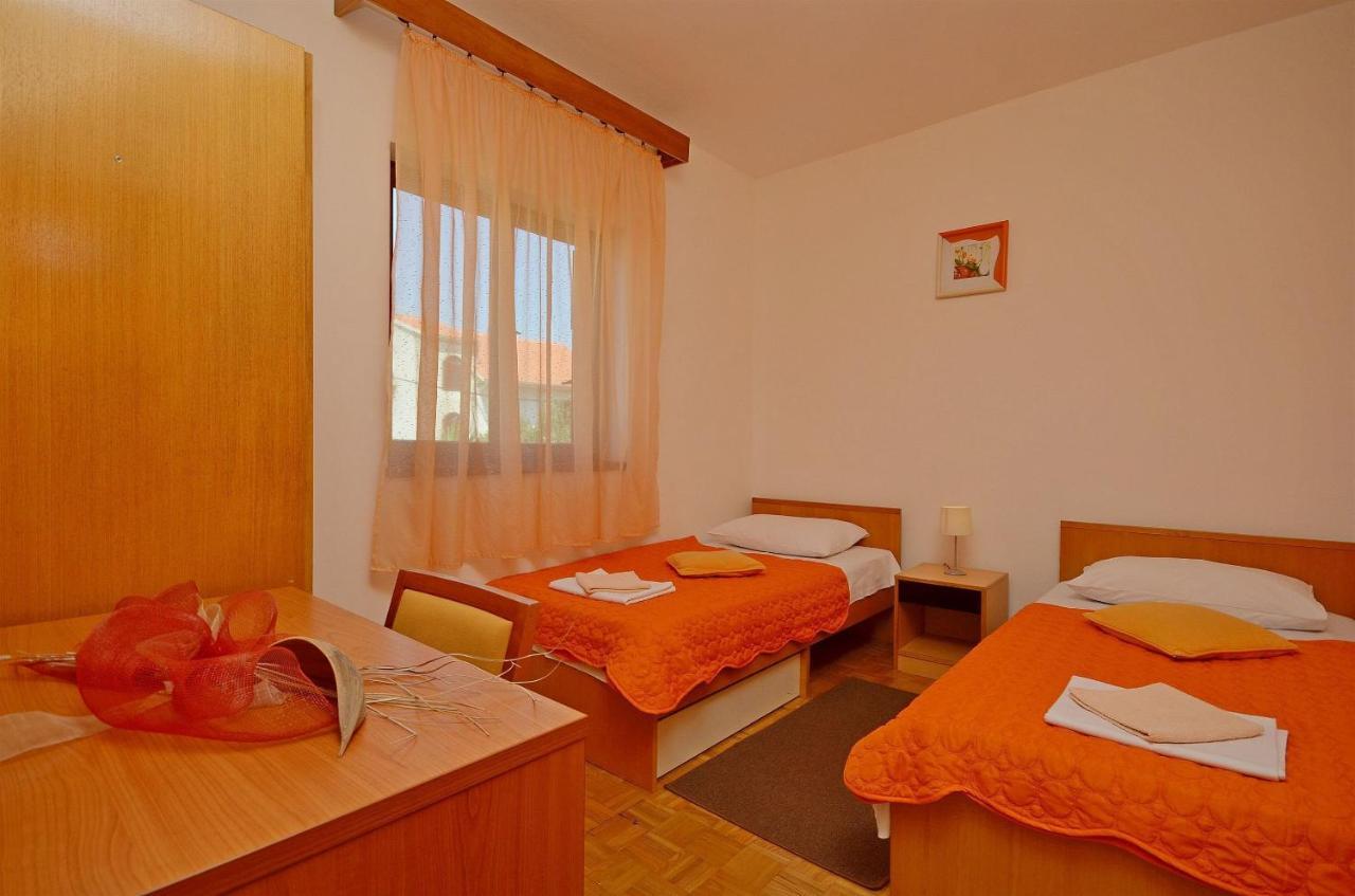 Apartment And Room Ivica Водице Экстерьер фото