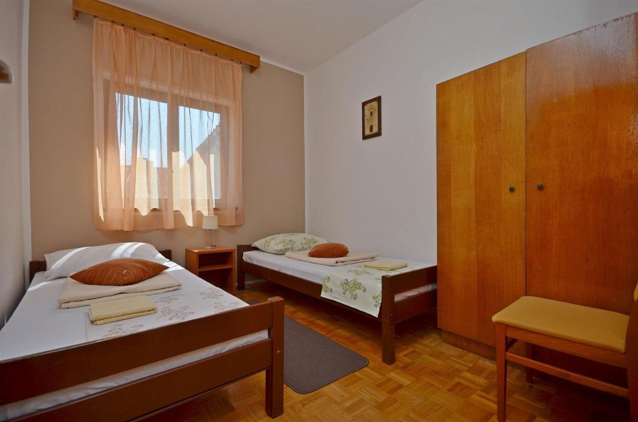 Apartment And Room Ivica Водице Экстерьер фото